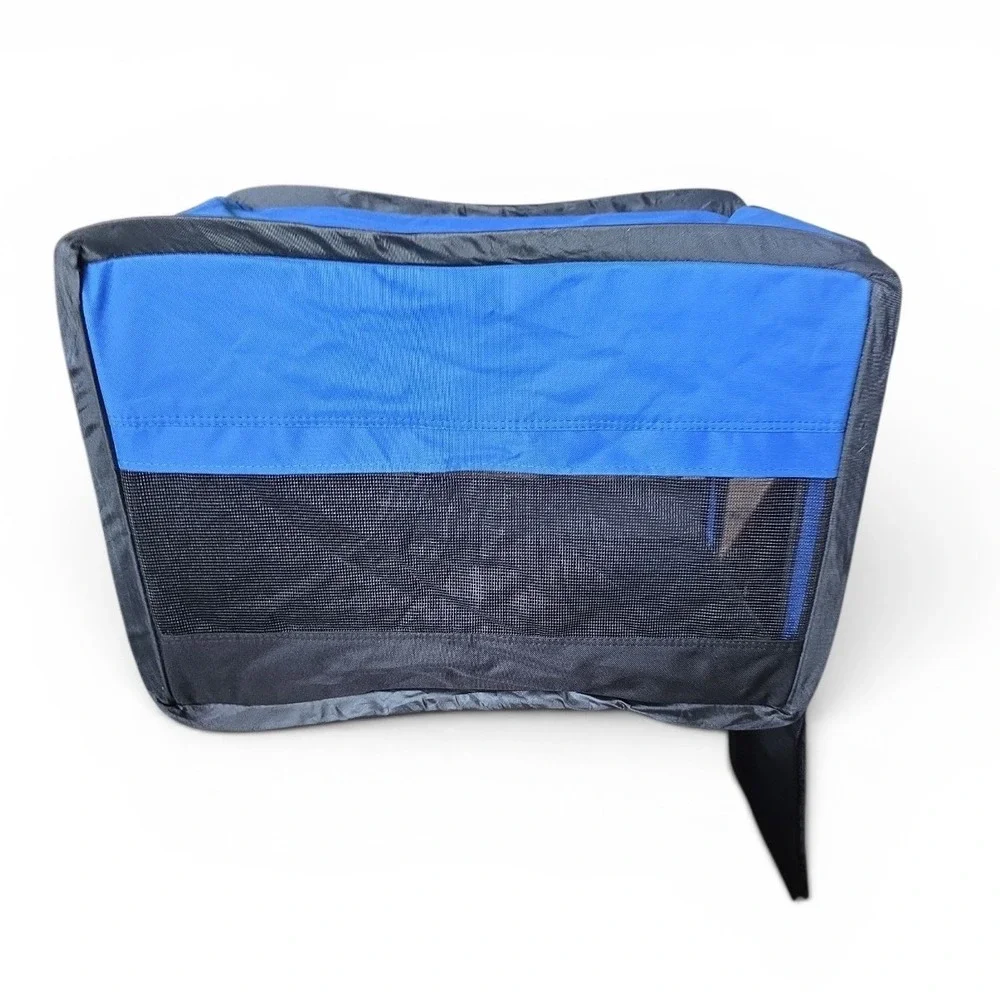 Fold flat pet handlers soft sided crate in size Medium 21